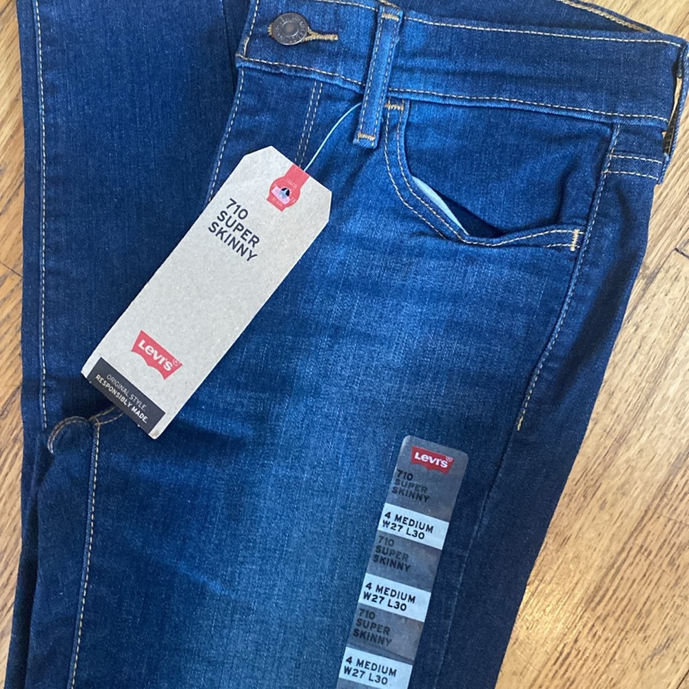NWT LEVIS 710 Super Skinny Jean - W27 L30